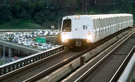 Borenstein: BART refuses to make cuts, accelerates toward ‘fiscal cliff’